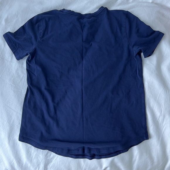 Lululemon Running and Training T-Shirt - Size 4 - Picture 2 of 3